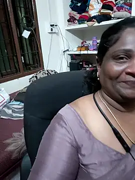 Snapshot of Tamil_Kavitha10 chatting on June 9, 3:35 pm Tamil Kavitha10 online show from June 9, 3:35 pm