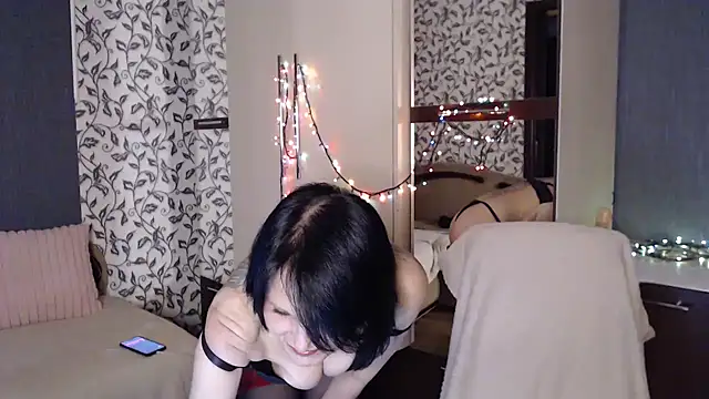 AmoraLuv online show from February 21, 9:50 pm