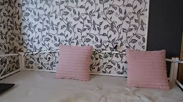 AmoraLuv online show from February 11, 10:26 am