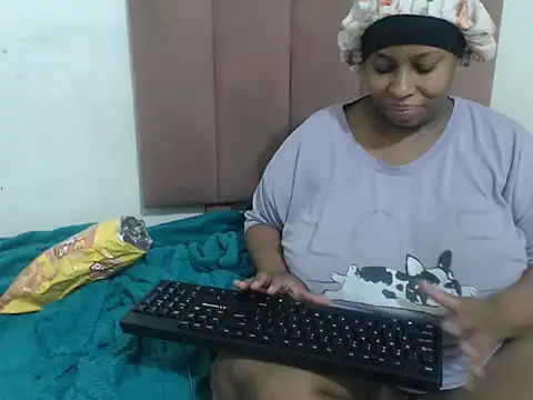 Chubby Queenx255 online show from October 23, 4:55 am