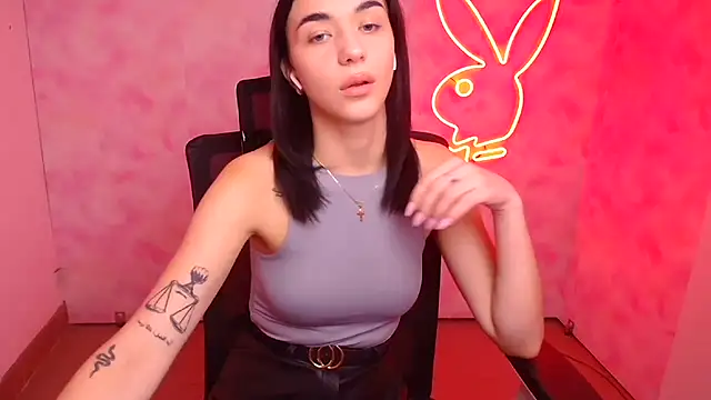 Snapshot of Bella_Night4 chatting on October 23, 6:12 am Bella Night4 online show from October 23, 6:12 am