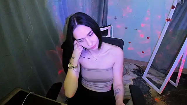 Snapshot of Bella_Night4 chatting on December 1, 8:15 am Bella Night4 online show from December 1, 8:15 am