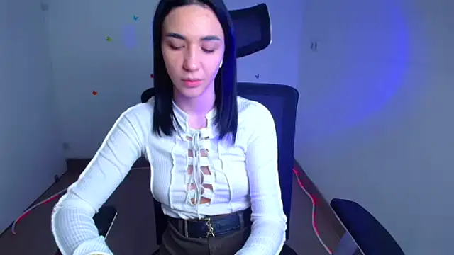 Snapshot of Bella_Night4 chatting on October 20, 6:04 am Bella Night4 online show from October 20, 6:04 am