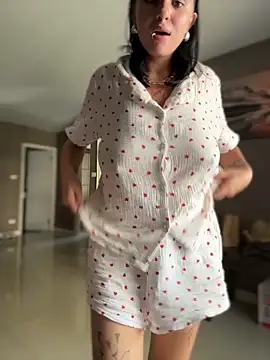 Snapshot of VendiMur chatting on December 14, 2:07 am VendiMur online show from December 14, 2:07 am