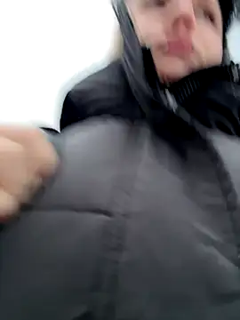 Snapshot of VendiMur chatting on November 6, 2:59 am VendiMur online show from November 6, 2:59 am