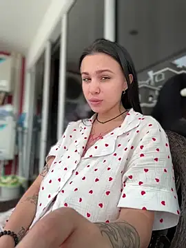 Snapshot of VendiMur chatting on November 19, 2:11 am VendiMur online show from November 19, 2:11 am