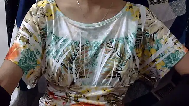 Snapshot of Riva_arora01 chatting on May 31, 12:55 pm Riva arora01 online show from May 31, 12:55 pm