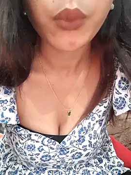 Snapshot of siya_rani67 chatting on December 22, 6:19 pm siya rani67 online show from December 22, 6:19 pm