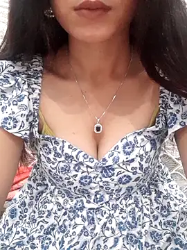 Snapshot of siya_rani67 chatting on December 5, 2:37 pm siya rani67 online show from December 5, 2:37 pm