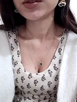 Snapshot of siya_rani67 chatting on February 2, 10:47 am siya rani67 online show from February 2, 10:47 am