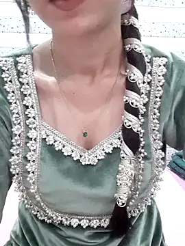 Snapshot of siya_rani67 chatting on February 19, 6:32 am siya rani67 online show from February 19, 6:32 am