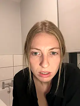 CheekyChelseaX online show from October 27, 7:15 pm