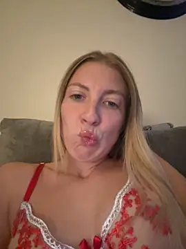 Snapshot of CheekyChelseaX chatting on October 1, 5:50 pm CheekyChelseaX online show from October 1, 5:50 pm
