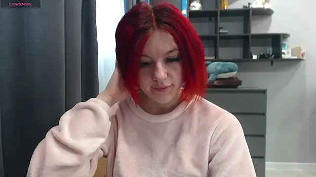 Snapshot of __Elina__ chatting on October 14, 3:29 am Elina online show from October 14, 3:29 am