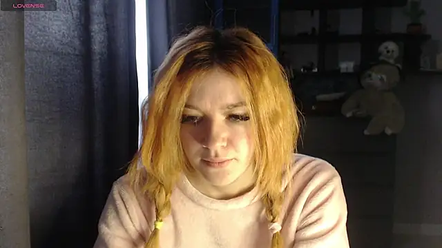 Snapshot of __Elina__ chatting on October 10, 4:46 am Elina online show from October 10, 4:46 am