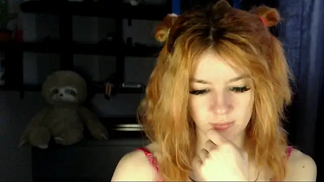 Snapshot of __Elina__ chatting on October 2, 4:49 am Elina online show from October 2, 4:49 am