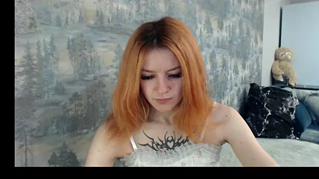 Snapshot of __Elina__ chatting on October 7, 7:31 am Elina online show from October 7, 7:31 am