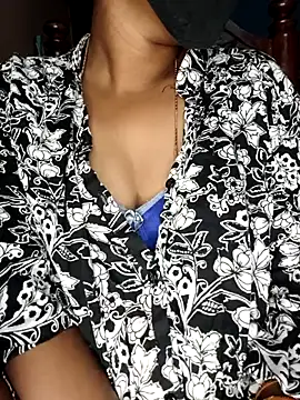 Snapshot of SindhuHappy chatting on September 28, 5:31 pm SindhuHappy online show from September 28, 5:31 pm