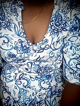 Snapshot of SindhuHappy chatting on September 15, 9:21 am SindhuHappy online show from September 15, 9:21 am