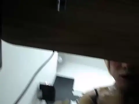 Snapshot of laura_fit chatting on November 18, 8:01 pm laura fit online show from November 18, 8:01 pm