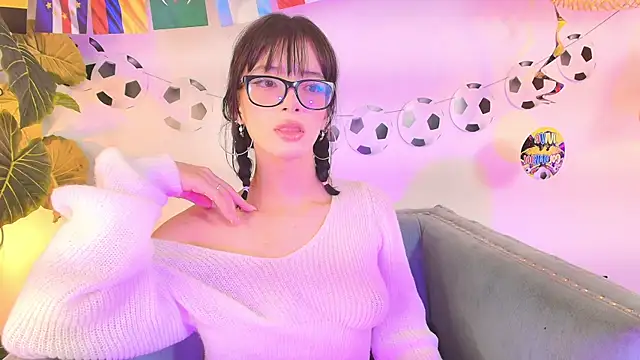 Snapshot of Sweet_1Angel chatting on June 27, 5:02 am Sweet 1Angel online show from June 27, 5:02 am