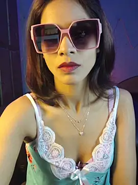 royeoy22 online show from May 3, 4:17 am