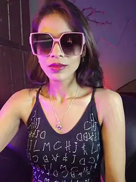 royeoy22 online show from May 7, 5:33 am