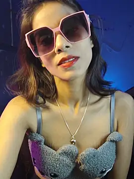 royeoy22 online show from April 22, 10:11 am