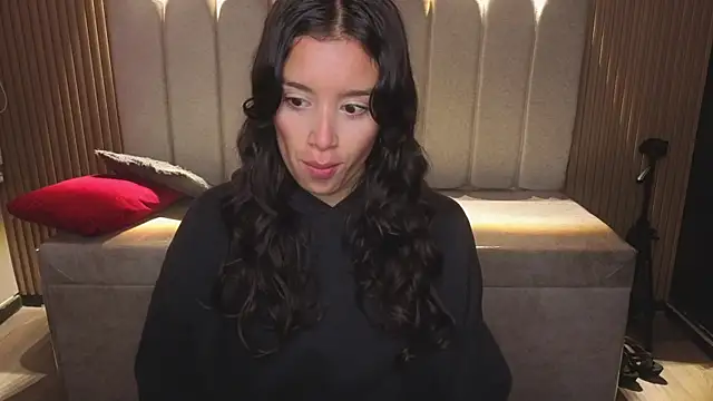  Mia Evans 1 online show from January 12, 1:18 pm