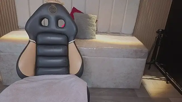  Mia Evans 1 online show from February 24, 8:21 pm