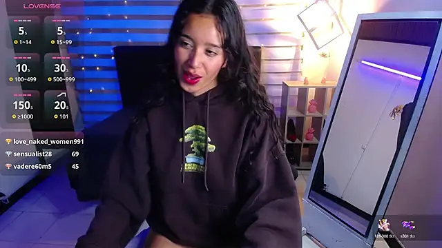 Snapshot of _Mia_Evans_1 chatting on October 7, 1:06 am Mia Evans 1 online show from October 7, 1:06 am
