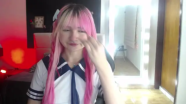Snapshot of _Charlotte_Collins_ chatting on July 8, 4:51 pm Charlotte Collins online show from July 8, 4:51 pm