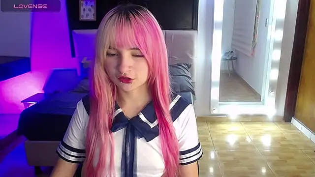 Snapshot of _Charlotte_Collins_ chatting on June 16, 3:56 pm Charlotte Collins online show from June 16, 3:56 pm