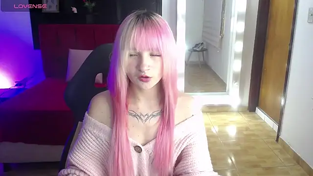 Snapshot of _Charlotte_Collins_ chatting on June 12, 3:10 pm Charlotte Collins online show from June 12, 3:10 pm