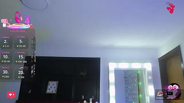 Snapshot of _Charlotte_Collins_ chatting on October 2, 3:48 pm Charlotte Collins online show from October 2, 3:48 pm