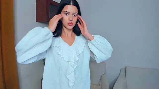 JoCauterucci online show from September 19, 6:50 am