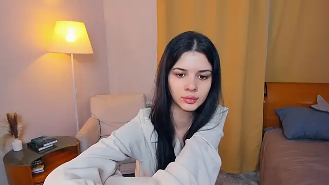 JoCauterucci online show from December 5, 6:45 am