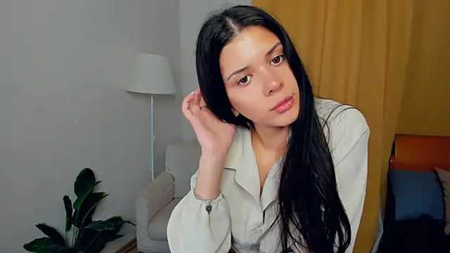 JoCauterucci online show from November 4, 7:12 am