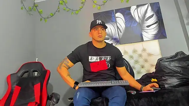 AngelAndChris online show from September 29, 12:22 pm