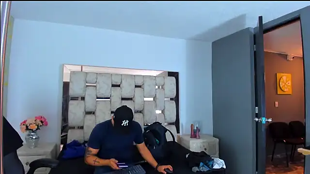AngelAndChris online show from September 18, 12:08 pm