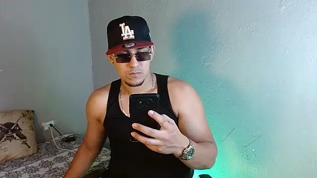 massimo vidal  online show from November 6, 2:37 am