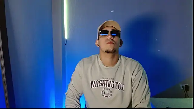 massimo vidal  online show from December 5, 1:38 am