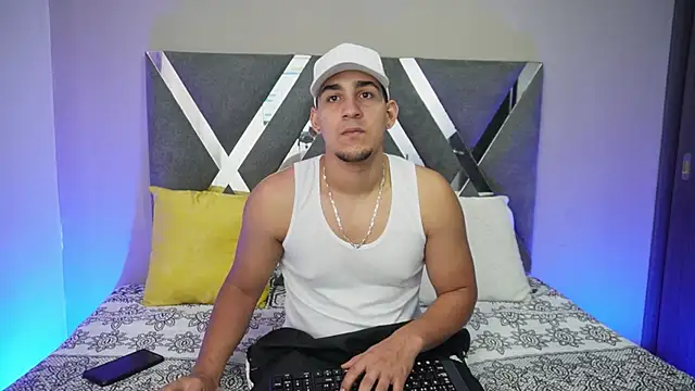 Snapshot of massimo_vidal_ chatting on October 7, 1:01 pm massimo vidal  online show from October 7, 1:01 pm