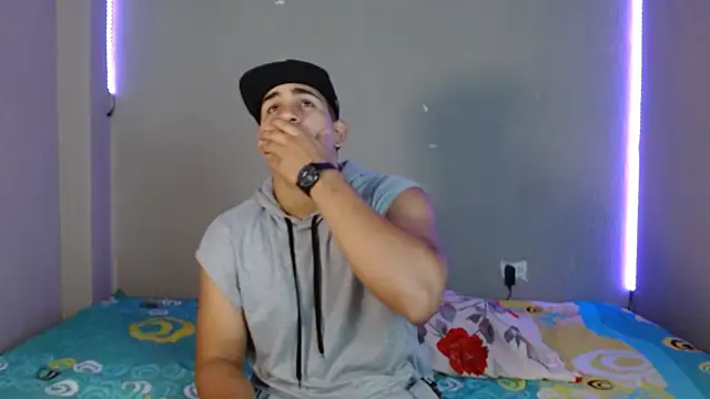 massimo vidal  online show from October 28, 1:43 pm