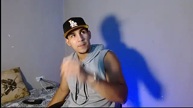 massimo vidal  online show from November 16, 2:38 am