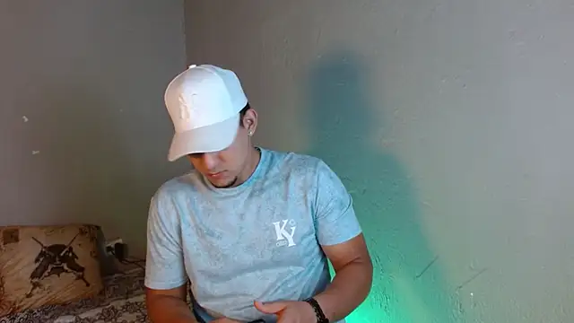 massimo vidal  online show from November 7, 3:55 am