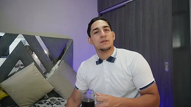 Snapshot of massimo_vidal_ chatting on September 27, 3:12 am massimo vidal  online show from September 27, 3:12 am
