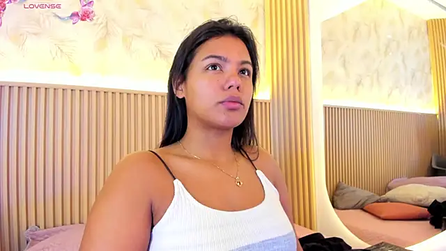 Liss-Reyes online show from May 21, 11:51 am