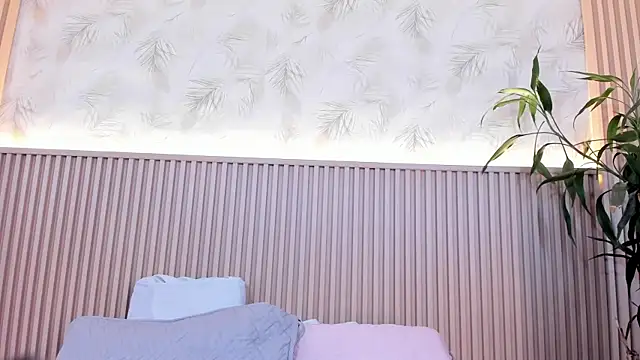 Liss-Reyes online show from February 8, 1:20 pm