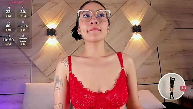 aylin rousse online show from November 18, 7:39 pm